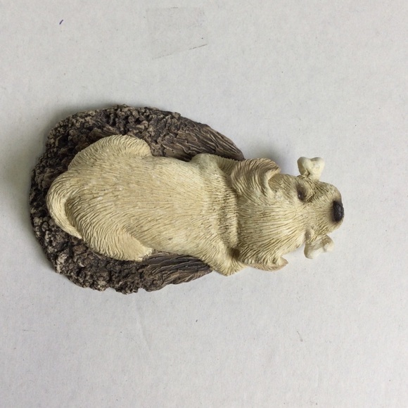 Sandicast Labrador Yellow B-17 “Pesky Peepers” Dog Figurine with bone in mouth - Picture 6 of 11